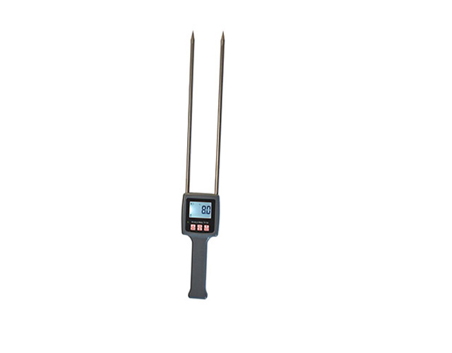 How does a moisture meter operate?